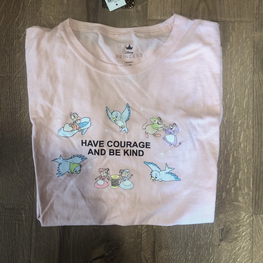 NWT BOXLUNCH DISNEY PRINCESS CINDERELLA T-SHIRT